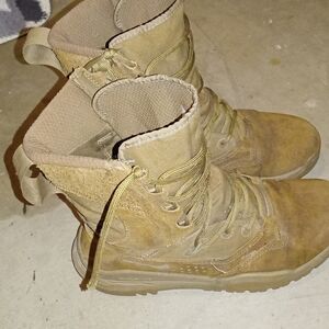 Nike Tan Lace-Up Boots